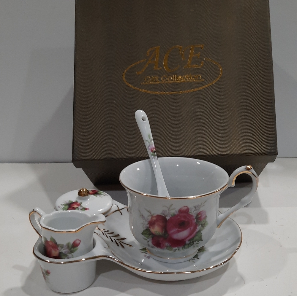 Vintage Royal Elfreda Porcelain Tea Set